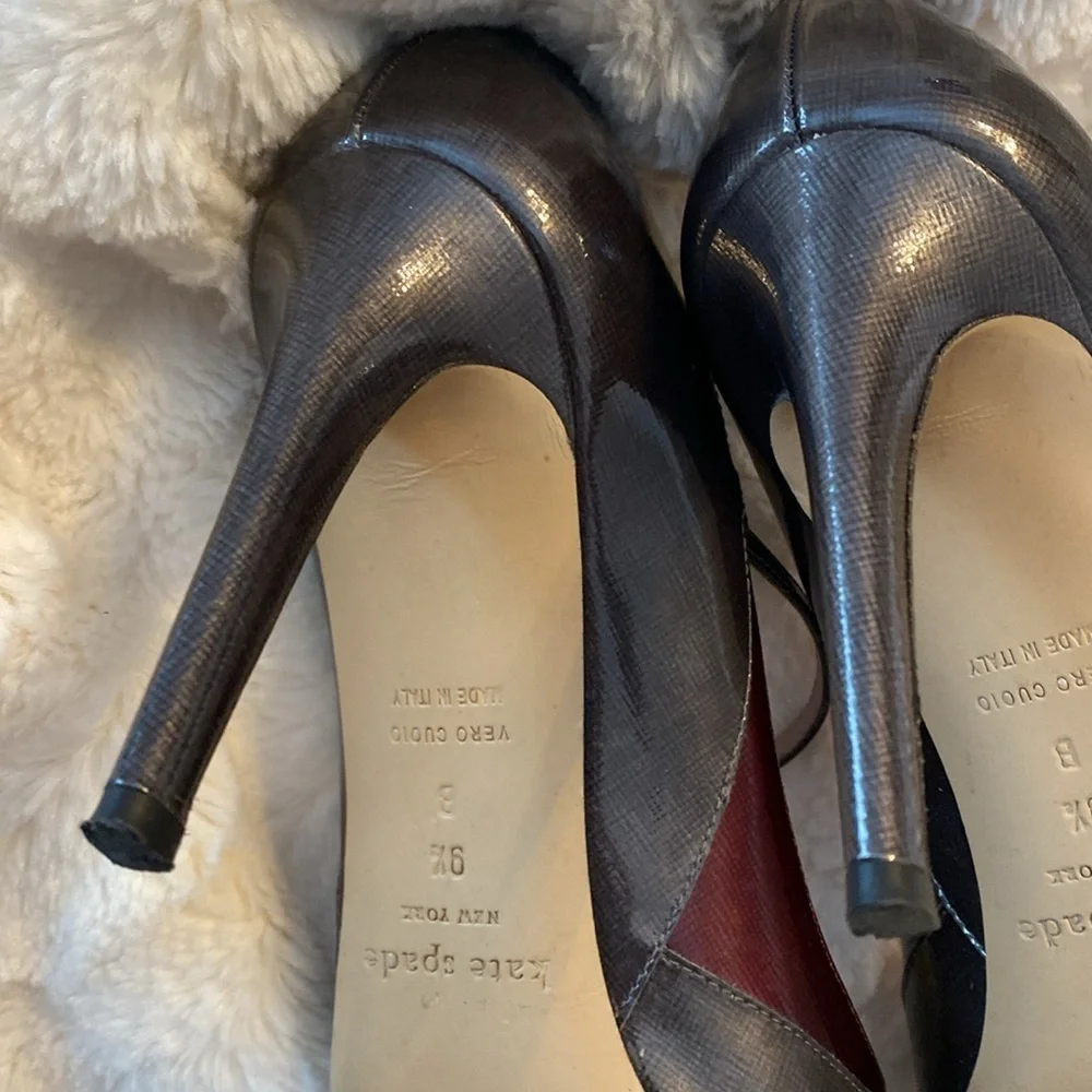 Kate Spade New York Women's Black and Burgundy Courts